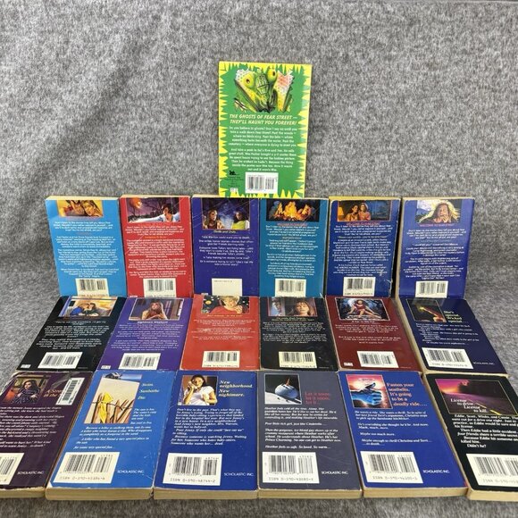 ✅Mixed Lot of 19- 90's VTG R.L. Stine Books Fear Street & Other Horror Halloween - Picture 7 of 16